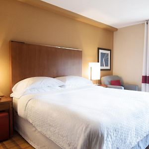 Guest Room 1 King